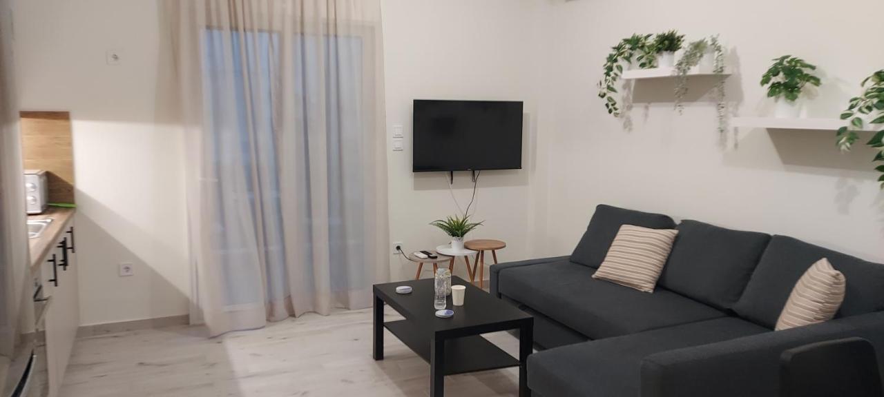 Kristy Appartement Artemida  Buitenkant foto